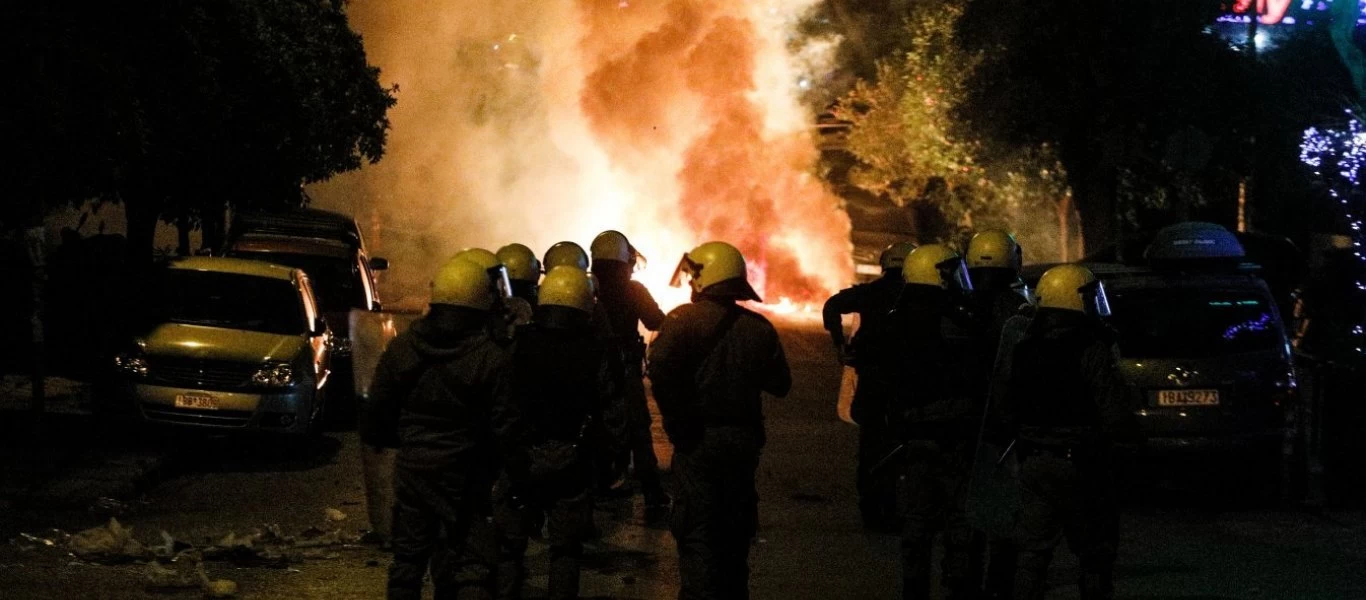 Επιβεβαιώνει η ΕΛ.ΑΣ: «Πάμε να τους σκοτώσουμε» είπε ο ένστολος στη Ν.Σμύρνη- Δεν το θεωρεί όμως ποινικό αδίκημα